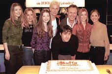 Amber [Tara], Emma [Anya], Michelle [Dawn], James [Spike], Anthony [Giles], Alyson [Willow], Sarah [Buffy] e Nicholas [Xander].